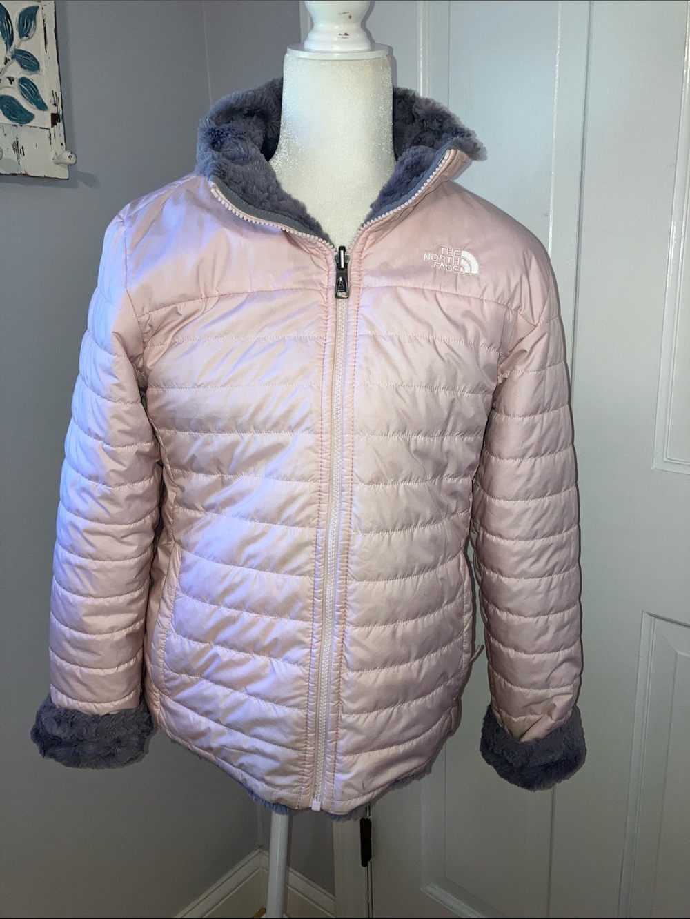 The North Face Reversible pink/gray fur warm jacket XL Girl EUC
